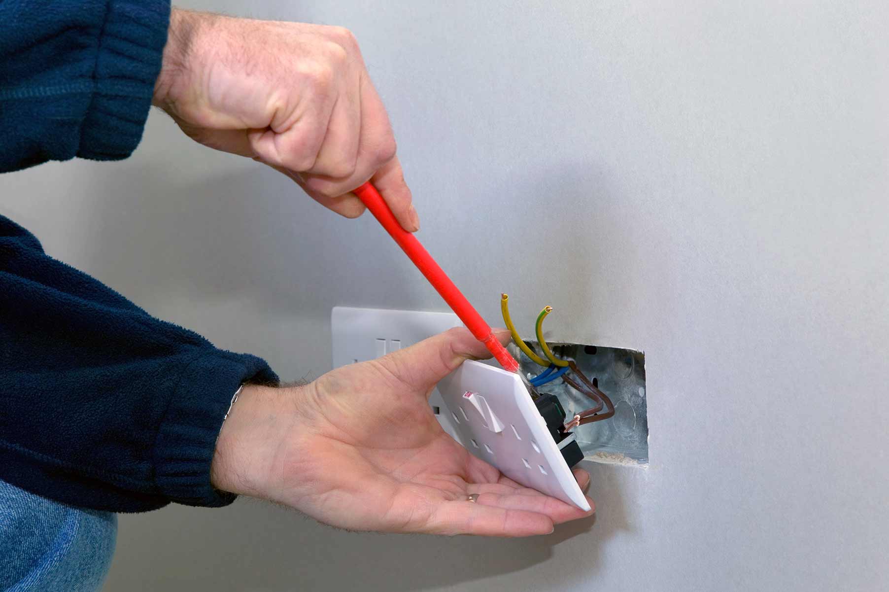Our electricians can install plug sockets for domestic and commercial proeprties in East Dulwich and the local area. 